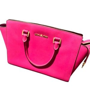 Michael Kors Fuschia Medium Selma Saffiano Handbag - Great Condition